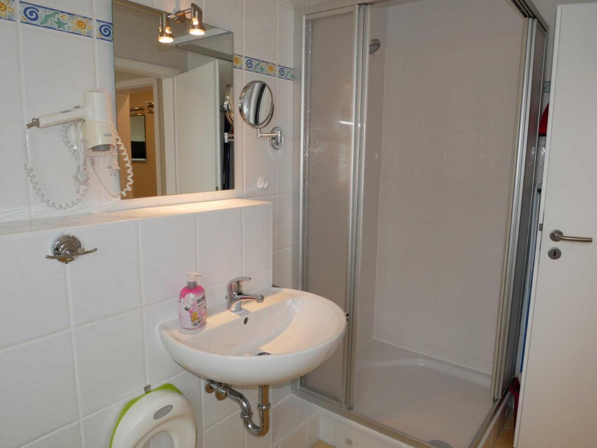 Ferienwohnung Zur Ostsee 3 ツィノヴィッツ エクステリア 写真
