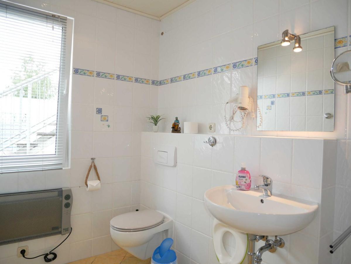 Ferienwohnung Zur Ostsee 3 ツィノヴィッツ エクステリア 写真